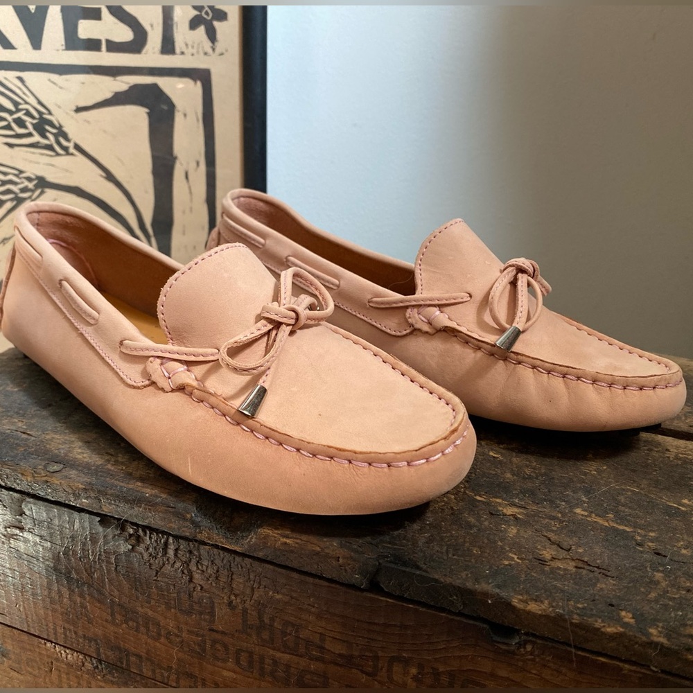Light pink Mercanti Fiorentini suede loafers. Women’s size 8.